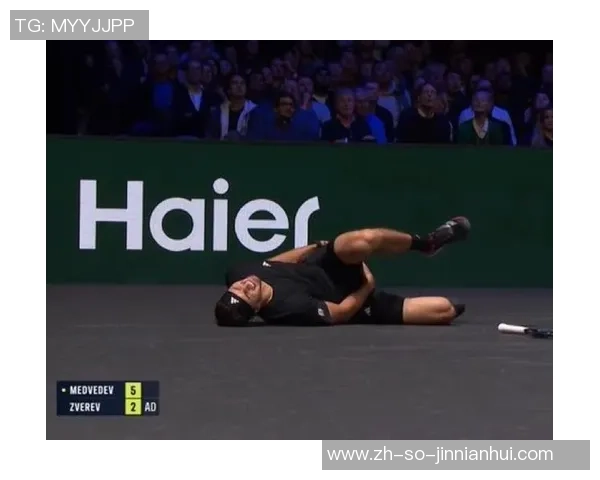 兹维列夫脚踝受伤遭横扫，严峻肿胀紧迫求医，总决赛征途蒙上暗影